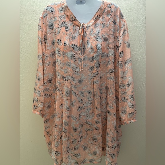 Avenue sheer blouse in peach with Swiss dot pattern, size 26/28 - Picture 3 of 9